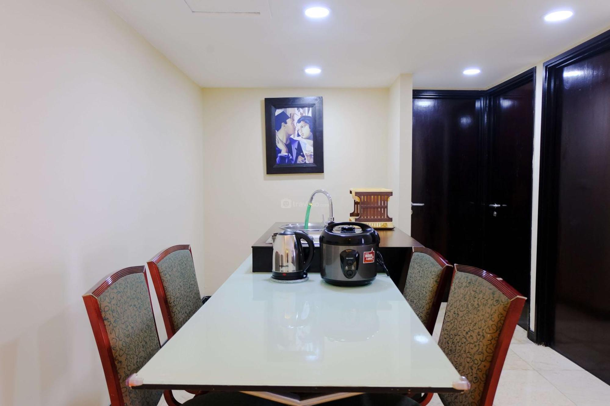 Strategic And Comfortable 2Br At Braga City Walk Apartment By Travelio Bandung Exterior photo